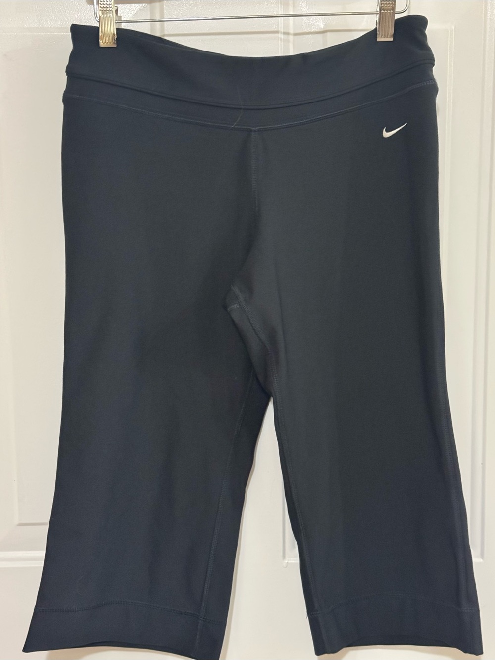 Nike womens Black Performance Cropped Leggings